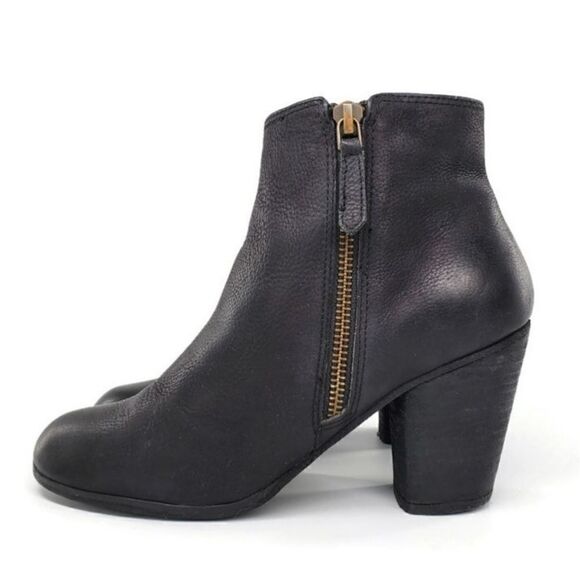BP Black Pebbled Leather Almond-Toe Side-Zip Stacked Block Heel Ankle Boots - Picture 2 of 11